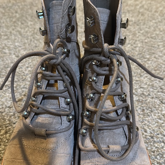 SOLD-Marc fisher Lizzie croc print combat boots - Picture 6 of 6